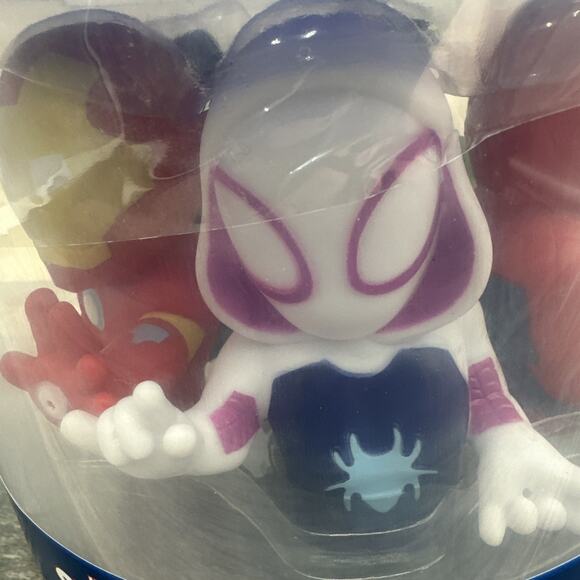 Licensed Squirters Bath Bucket Set, Spidey and Friends 5 pc. {80} - Picture 6 of 13